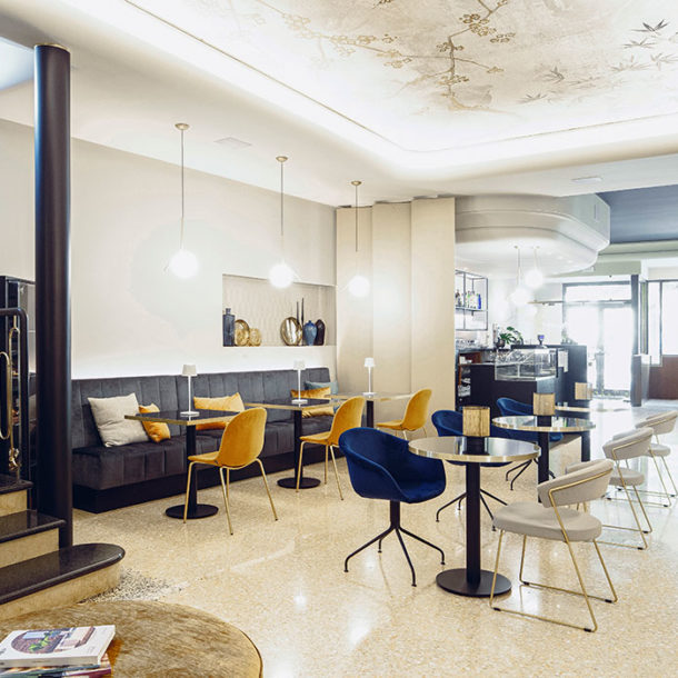 Restyling lobby bar e reception hotel